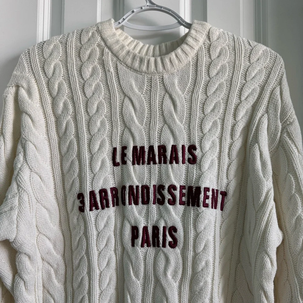 LE MARAIS 3 ARRONDISSEMENT PARIS Text Cable Knit Sweater - Picture 3 of 4